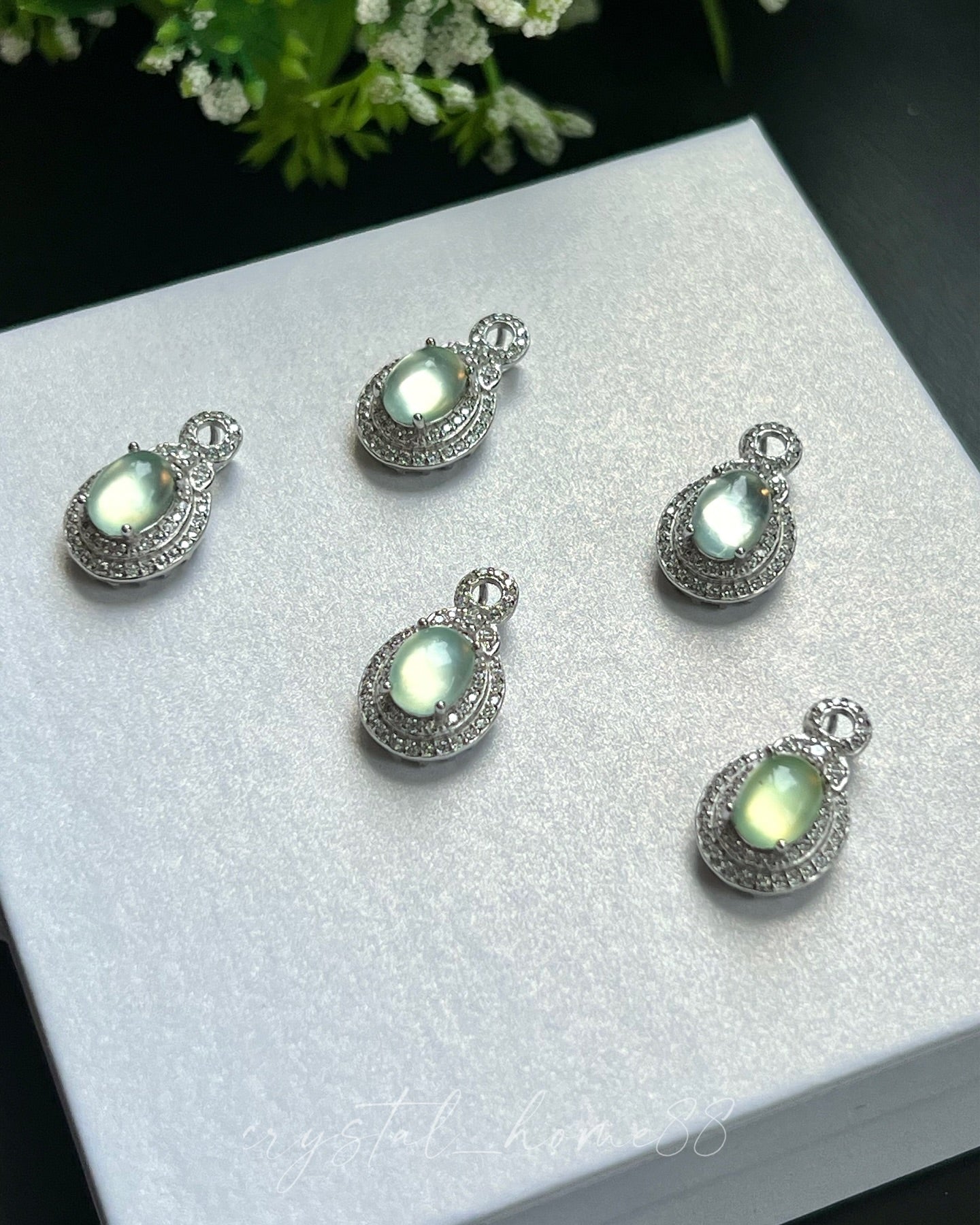高品质 · 葡萄石吊坠 Prehnite（P59）