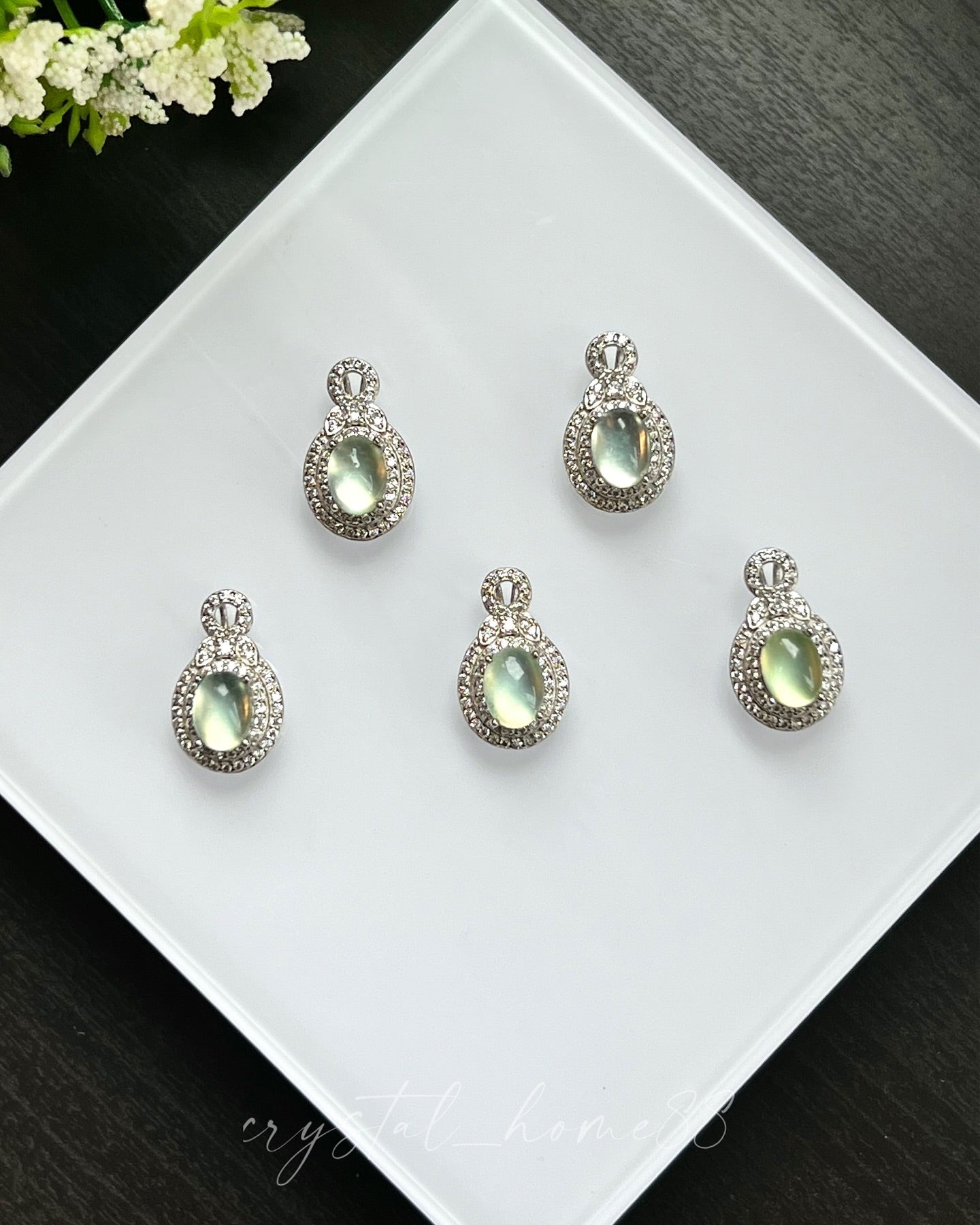 高品质 · 葡萄石吊坠 Prehnite（P59）